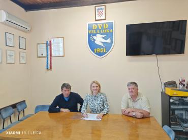 Potpisan Ugovor o kupnji terena za proširenje vatrogasnog doma