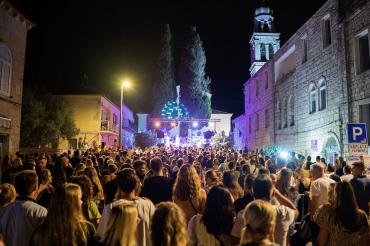 Održan koncert Matije Cveka i benda &quot;The Funkensteins&quot;