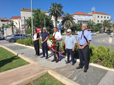 Svečanim polaganjem vijenaca obilježen Dan antifašističke borbe u Veloj Luci