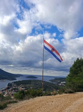 Na prvi dan 2026. podignuta velika hrvatska zastava
