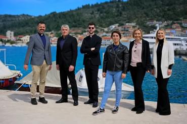 Skladba i video spot „Sunce što drukčije grije“ predstavljeni u emisiji „Dobro jutro, Hrvatska"