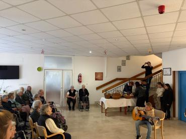 "Kolinde koje spajaju generacije" - posjet Učeničke zadruge Meja Domu za starije osobe Vela Luka