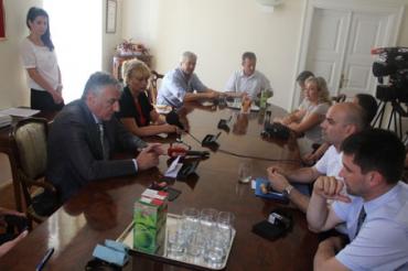 Župan potpisao ugovore o dodatnim medicinskim timovima u turističkoj sezoni