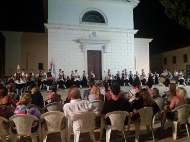 Večer veloluškog folklora