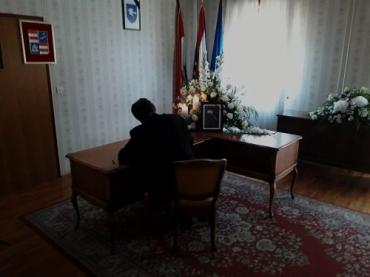 Knjiga žalosti u Općinskoj vijećnici