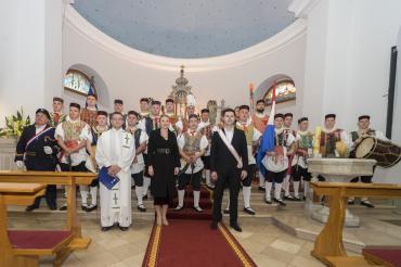 Blagoslov FD Kumpanije i svečani mimohod Narodne glazbe sa Veloluškim mažoretkinjama