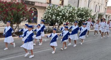 Velom Lukom prodefilirale mažoretkinje u Smotri mažoretkinja otoka Korčule