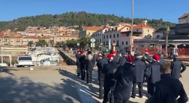 Tradicionalno podignuta zastava na Pinskom ratu