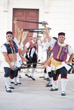 Nastup Folklornog društva Kumpanija Vela Luka, večeras u 21:30h