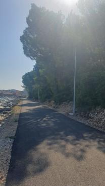 Postavljanje rasvjetnih stupova od Grebena do novog trajektnog pristaništa