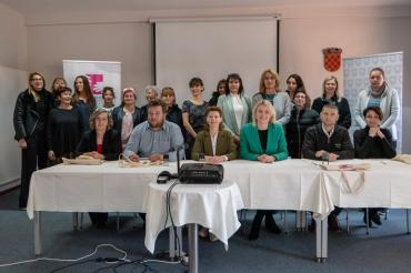 Održana početna konferencija projekta „Pomažemo zajedno“